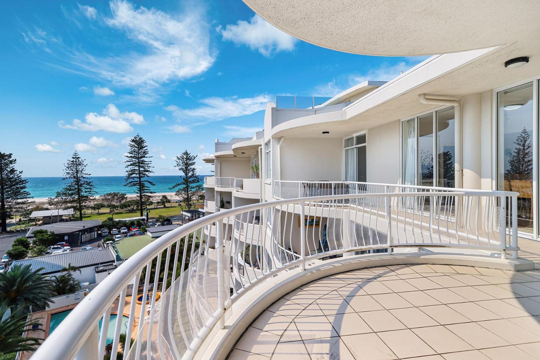 Kirra Beach Apartments Гоулд Коуст Екстериор снимка